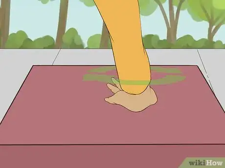 Image titled Do a Parkour Vault Step 16.jpeg