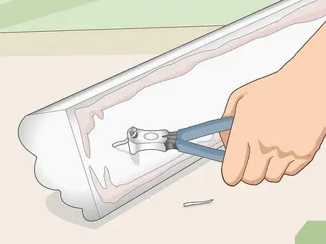 Image titled Remove Crown Molding Step 10