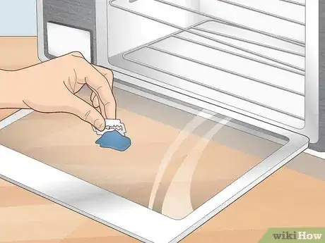 Image titled Remove Plastic from Glass Step 3