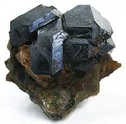 Uraninite-usa32abg.jpg